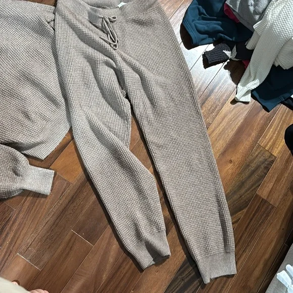 Jogger set - Picture 2 of 6